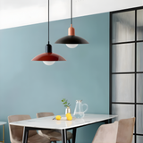 Bauhaus Hängelampe, Modernes Design aus Eisen, Ideal fürs Esszimmer