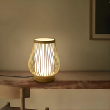 Theia LED Tischlampe aus Bambus, Warmweißes Licht, USB Anschluss
