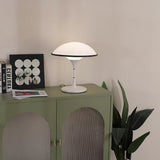 AuraForm – Elegante Tischlampe
